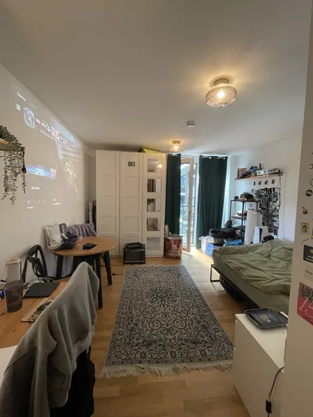 NUR FÜR STUDENTEN: 1-Zimmer-Wohnung mit Balkon in Berlin-Mitte — photo 1